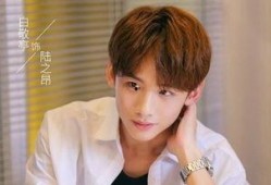 娱乐吃瓜酱男孩子恋爱脑,娱乐吃瓜酱的甜蜜蜕变之旅